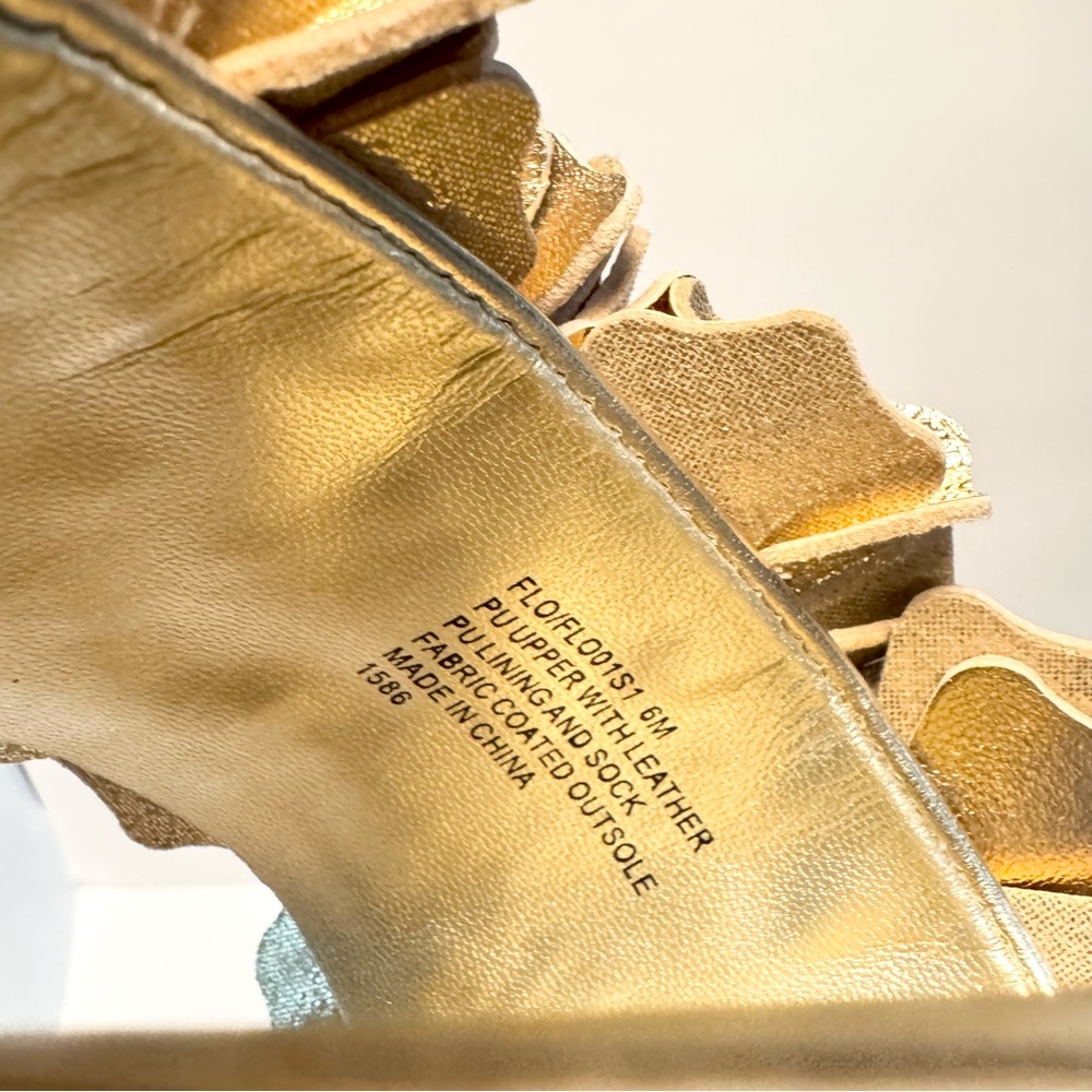 Steve Madden Gold Ruffled Sandals - Picture 5 of 6
